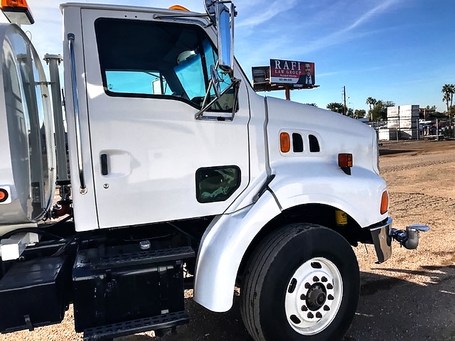 2004 Sterling LT 9500 Heavy Spec with New Maverick 4000 Gallon Water System