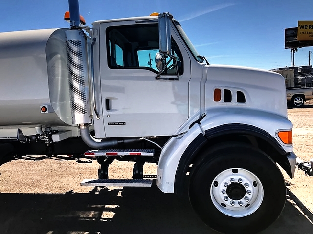 2006 Sterling LT 7500 Heavy Spec with New Maverick 4250 Gallon Water System