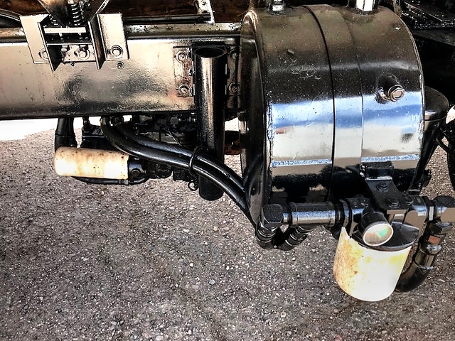 1995 International 2574 with BC-501 2,100 Gallon Bearcat Spreader Unit Asphalt Distributor Truck