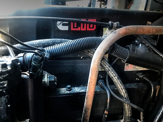 1995 International 2574 with BC-501 2,100 Gallon Bearcat Spreader Unit Asphalt Distributor Truck