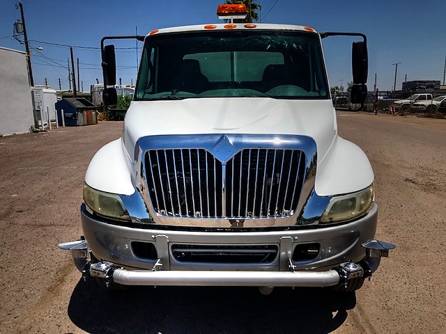 2005 International Model 4400 4x2 With New Maverick 2,500 Gallon Water System