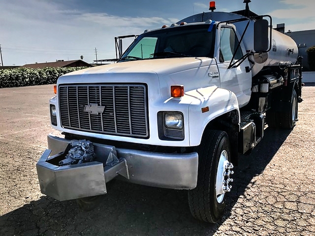 1996 Chevrolet/ GMC Kodiak with 2000 Gal Etnyre Distributor/ Spreader