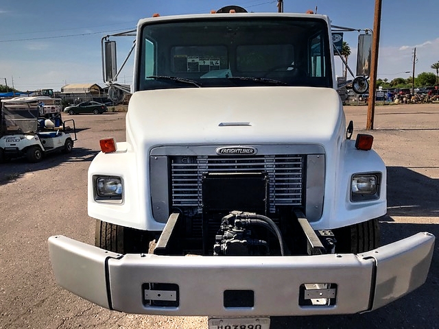 2001 Freightliner FL-80 with 2,000 Gallon Rosco Distributor