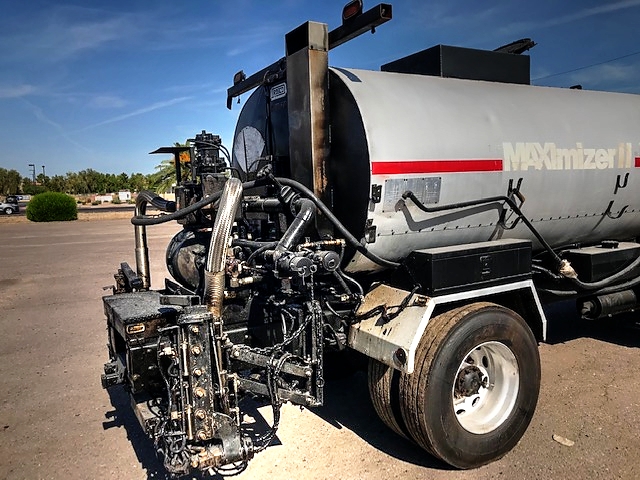 2001 Freightliner FL-80 with 2,000 Gallon Rosco Distributor