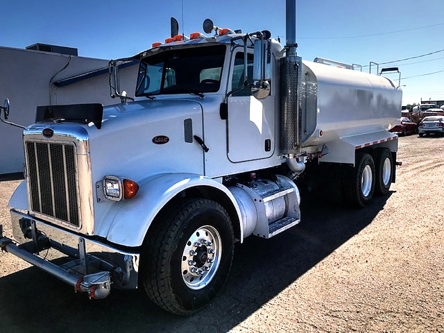 2006 Peterbilt 357 with New Maverick 4,000 Gallon Water System