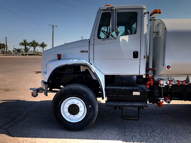 2001 Freightliner FL-80  with New Maverick 4000 Gallon Water System