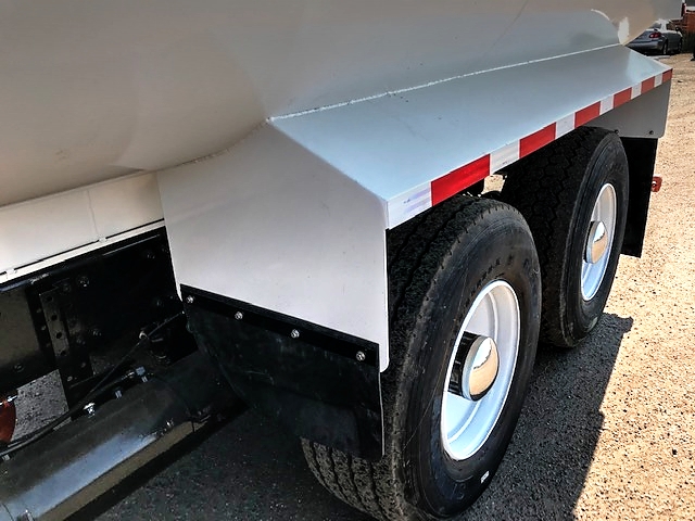 2001 Freightliner FL-80 with New Maverick 4000 Gallon Water System