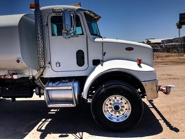 2002 Peterbilt 330 with New Maverick 4,000 Gallon Water System