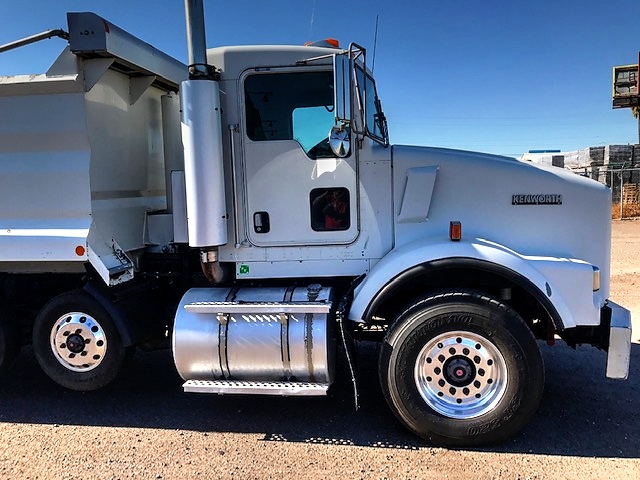 2005 Kenworth Heavy Spec T-800 with Norwood Dump Body/ Simple 16