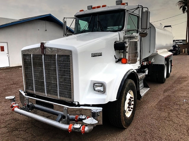 2012 Kenworth T-800 Wide Hood Heavy Spec with New Maverick 4,000 Gallon Water System