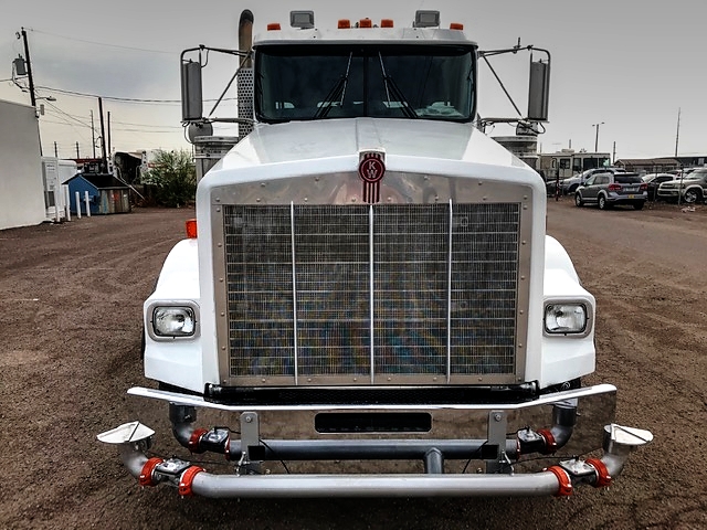 2012 Kenworth T-800 Wide Hood Heavy Spec with New Maverick 4,000 Gallon Water System