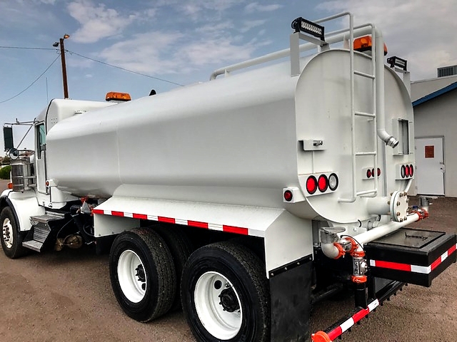 2012 Kenworth T-800 Wide Hood Heavy Spec with New Maverick 4,000 Gallon Water System