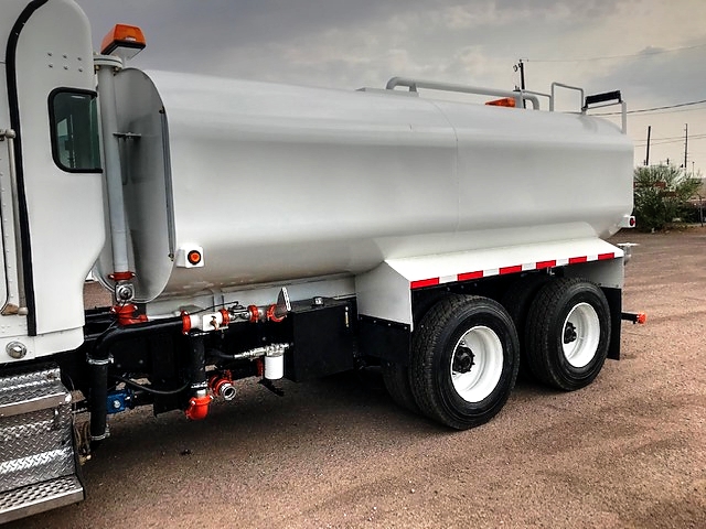 2012 Kenworth T-800 Wide Hood Heavy Spec with New Maverick 4,000 Gallon Water System