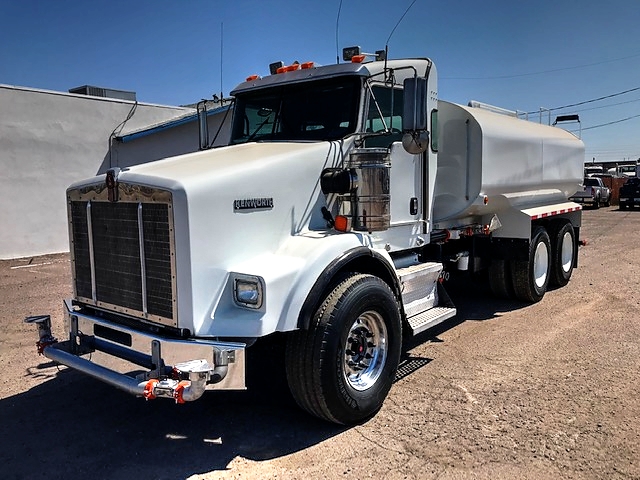 2012 Kenworth T-800 Wide Hood Heavy Spec with New Maverick 4,000 Gallon Water System