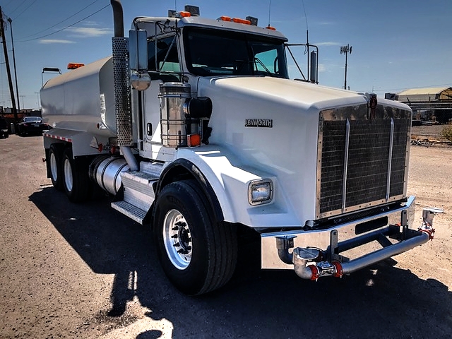 2012 Kenworth T-800 Wide Hood Heavy Spec with New Maverick 4,000 Gallon Water System