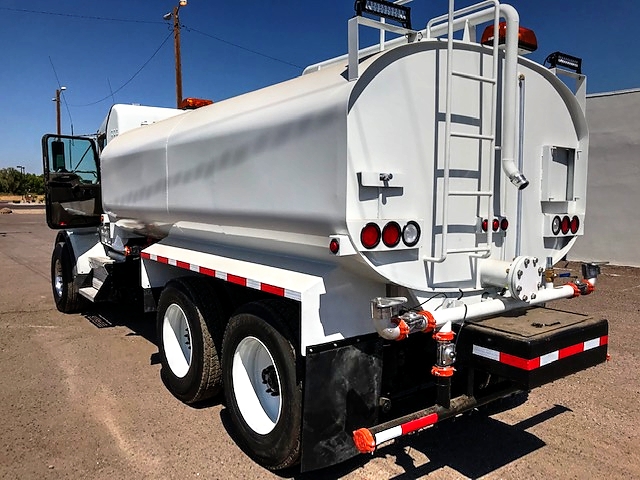 2012 Kenworth T-800 Wide Hood Heavy Spec with New Maverick 4,000 Gallon Water System