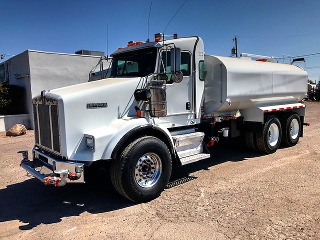 2012 Kenworth T-800 Wide Hood Heavy Spec with New Maverick 4,000 Gallon Water System