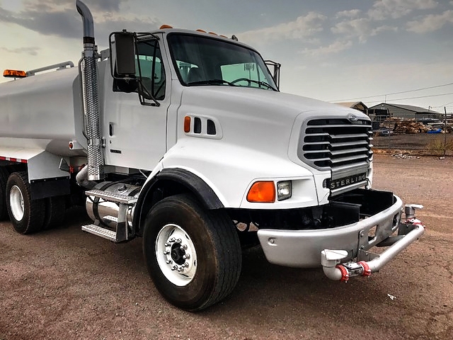 2006 Sterling LT 7500 with New Maverick 4000 Gallon Water System 