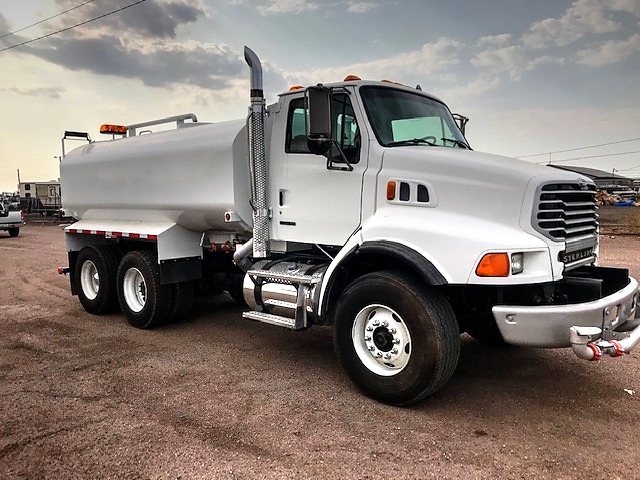 2006 Sterling LT 7500 with New Maverick 4000 Gallon Water System 