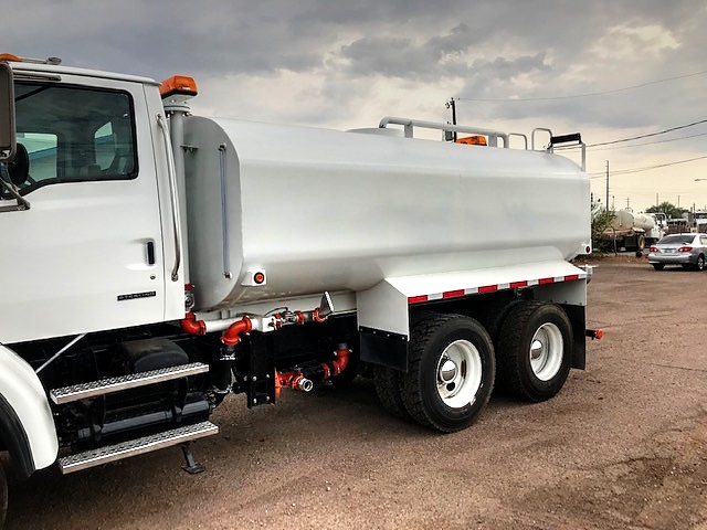 2006 Sterling LT 7500 with New Maverick 4000 Gallon Water System 