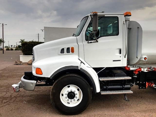 2006 Sterling LT 7500 with New Maverick 4000 Gallon Water System 