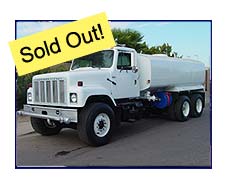 1986 International 2500 Series with 4,000 Gallon Water System