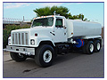 1986 International 2500 Series with 4,000 Gallon Water System