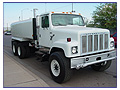 1986 International 2500 Series with 4,000 Gallon Water System
