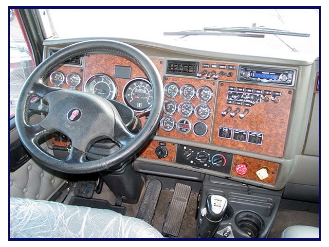 2003 Kenworth W-900 L with 72 Inch Aerodyne Sleeper