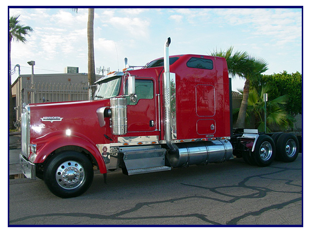 2003 Kenworth W-900 L with 72 Inch Aerodyne Sleeper