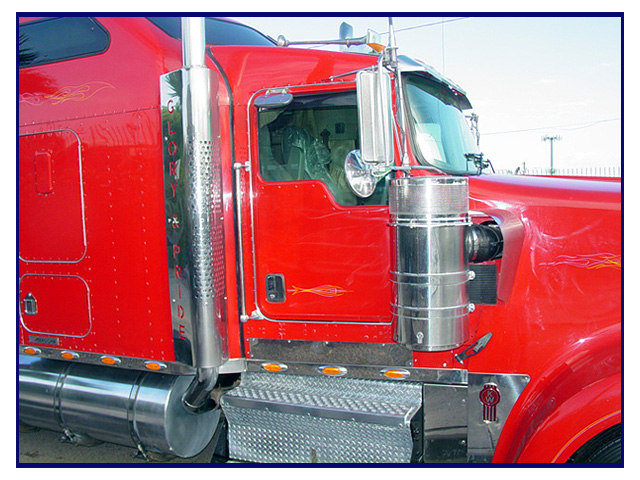 2003 Kenworth W-900 L with 72 Inch Aerodyne Sleeper