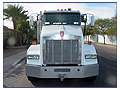 2000 KW T-800 Heavy Spec Roll Off Truck